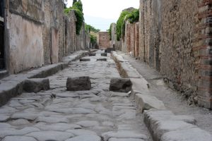 streets of pompeii in italy