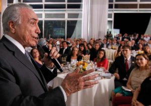 Mr. Temer organized a luxurious dinner with public spending to win support for the constitutional reform that was recently approved by the Congress.