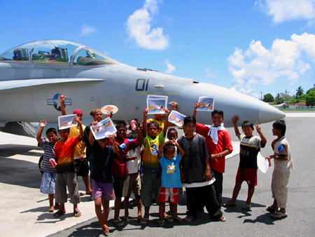 2-kids-from-chuuk