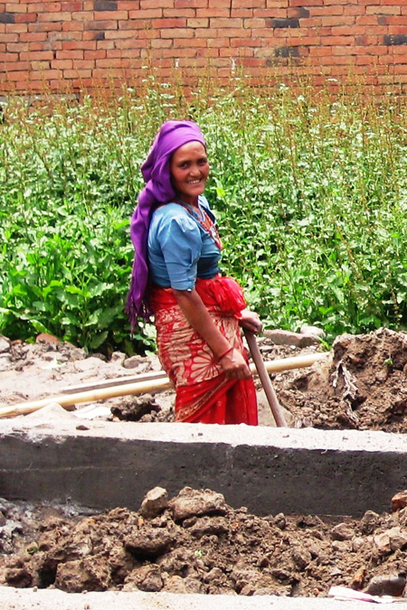 woman-constructing-school-nepal